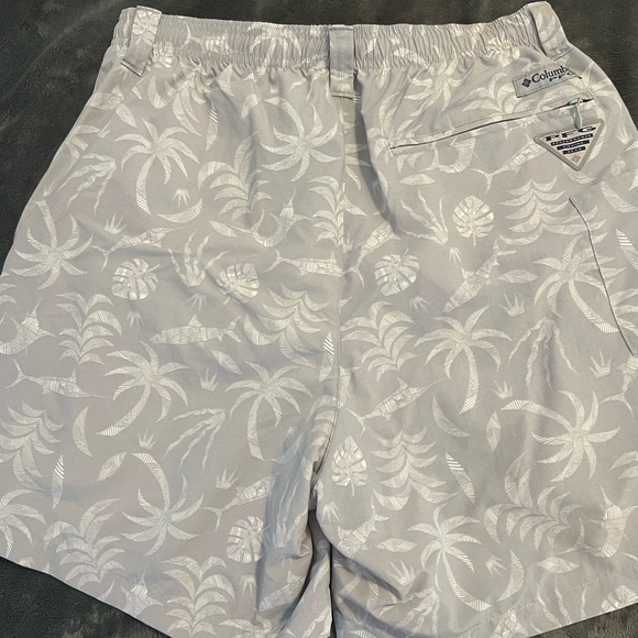 NWT men’s Patagonia swimsuit size small - Picture 2 of 4